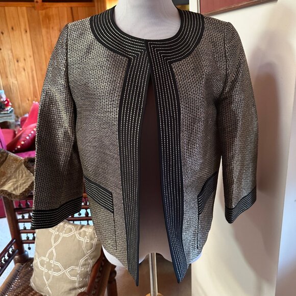 ELLEN TRACY Black and Gold Threads Jacket – 2 - Picture 1 of 16